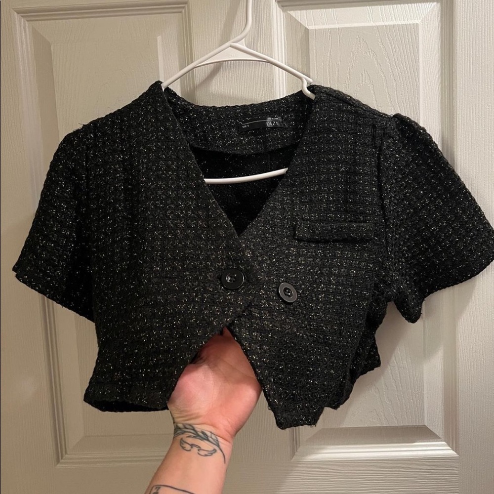 Button short sleeve crop top